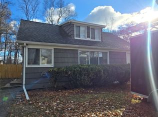 805 S Winding Dr, Waterford, MI 48328