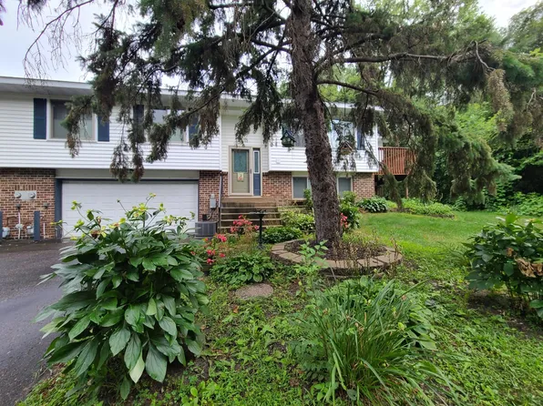 9896 Clover Leaf Pkwy NE, Blaine, MN 55434