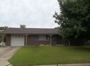 2004 Skyline Dr, Marshalltown, IA 50158