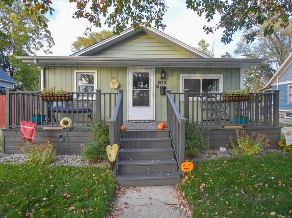 812 Lillian St, Hobart, IN 46342