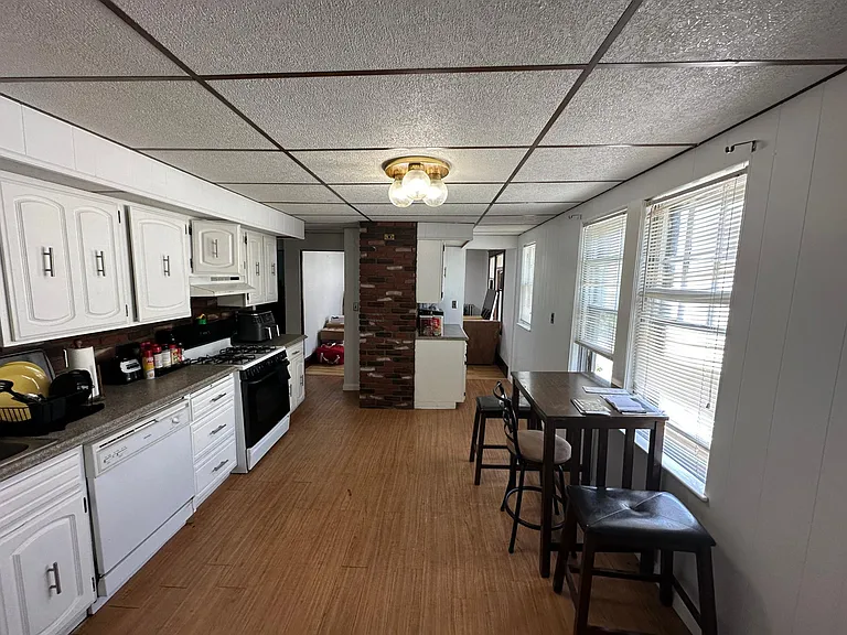 33 Kondazian St — Photo 6