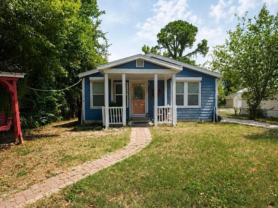 1st image of 447 Dolphin St