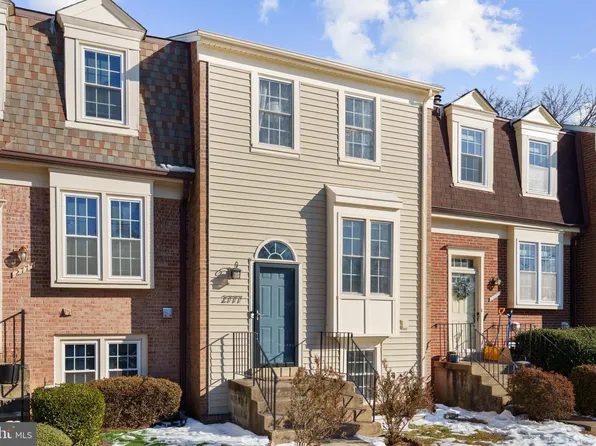 2777 Stone Hollow Dr, Vienna, VA 22180