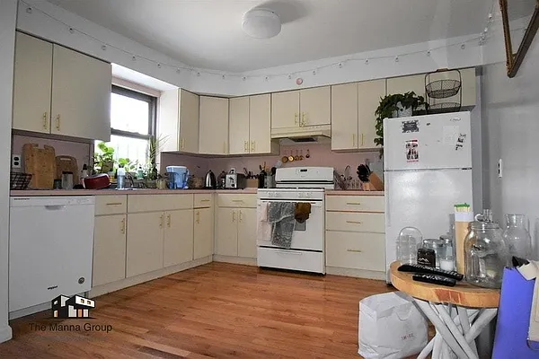 Rented by Bold New York | media 2