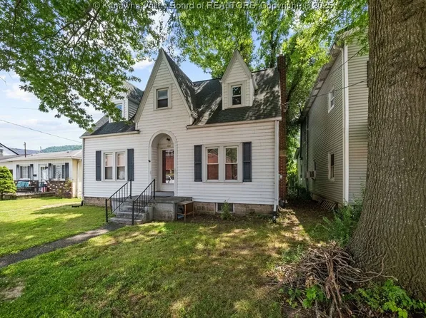104 E Riverview Dr, Belle, WV 25015