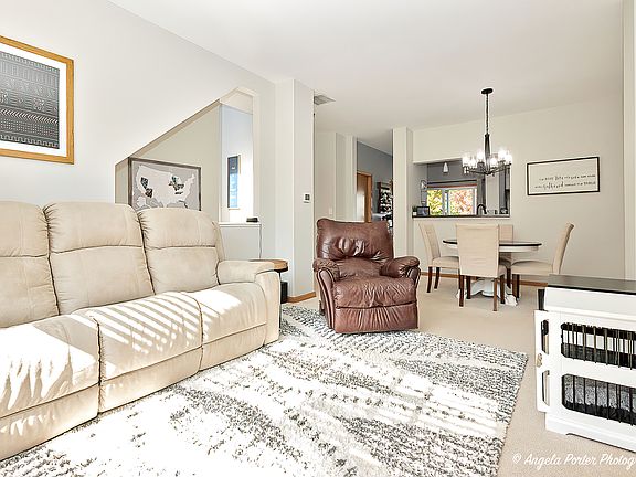 3rd image of 578 New Haven Dr Unit 578