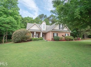 235 Winecoff Dr, Fayetteville, GA 30214
