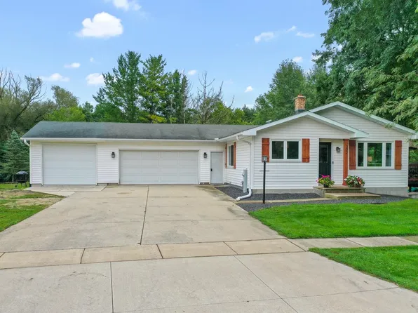 302 Hill Rd, Rosendale, WI 54974