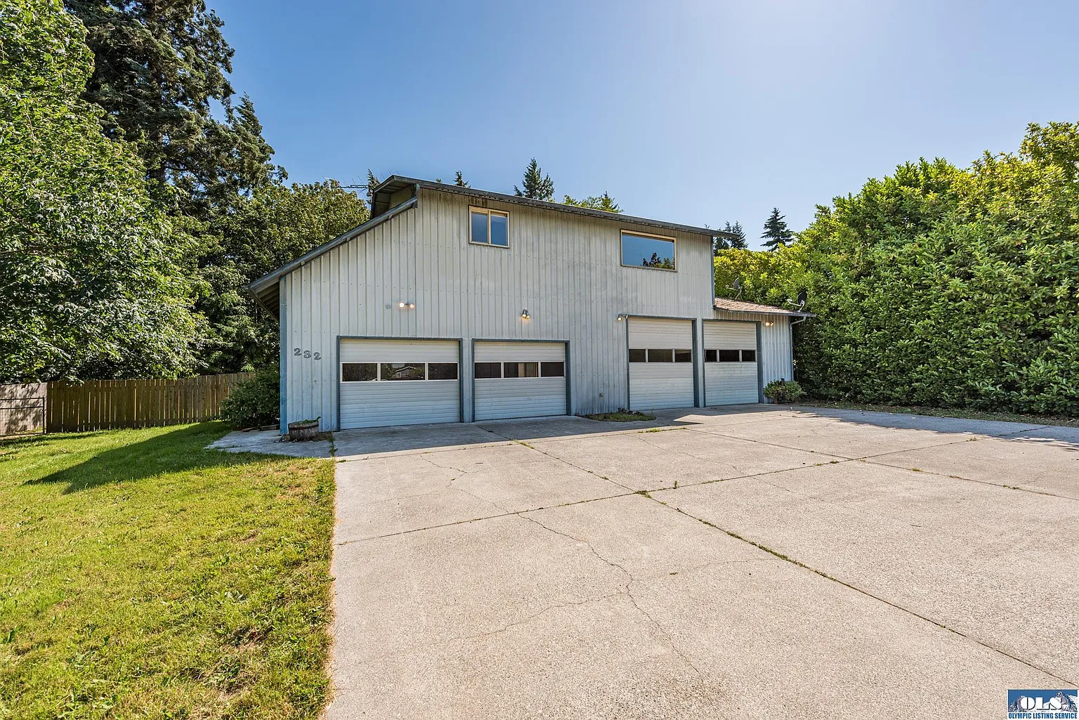 232 Westwind Dr photo 1