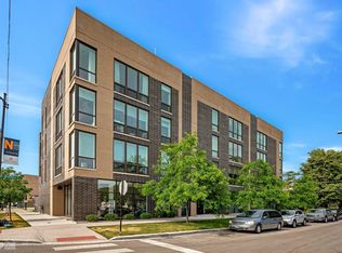 2403 W Berenice Ave #401, Chicago, IL 60618
