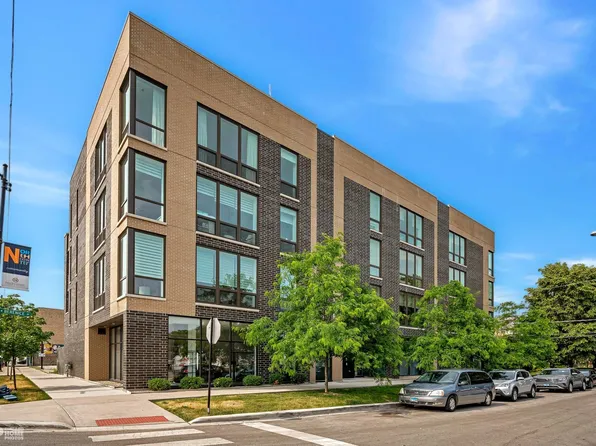 2403 W Berenice Ave #401, Chicago, IL 60618