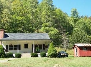 520 Abe Johnson Rd, Booneville, KY 41314