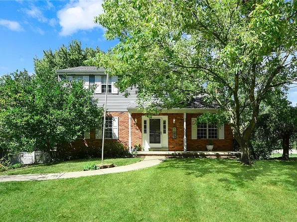 168 Oakdale Dr, Zelienople, PA 16063