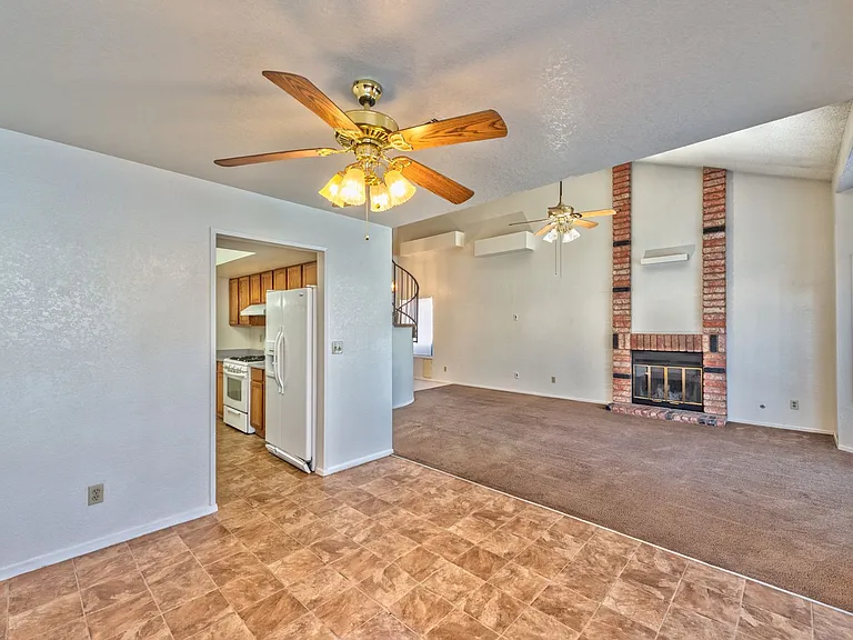 3920 Lincoln Rd — Photo 4