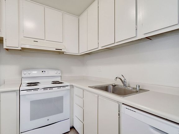 5th image of 1050 Lake Blvd #47