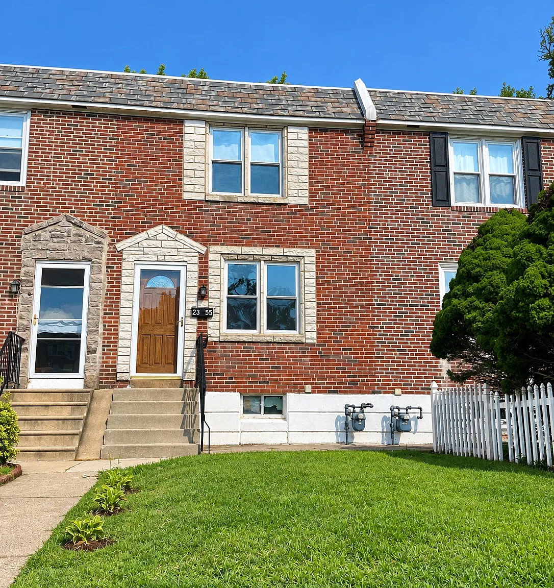 3 bed, 1120 sqft, $2,300 — Photo 1