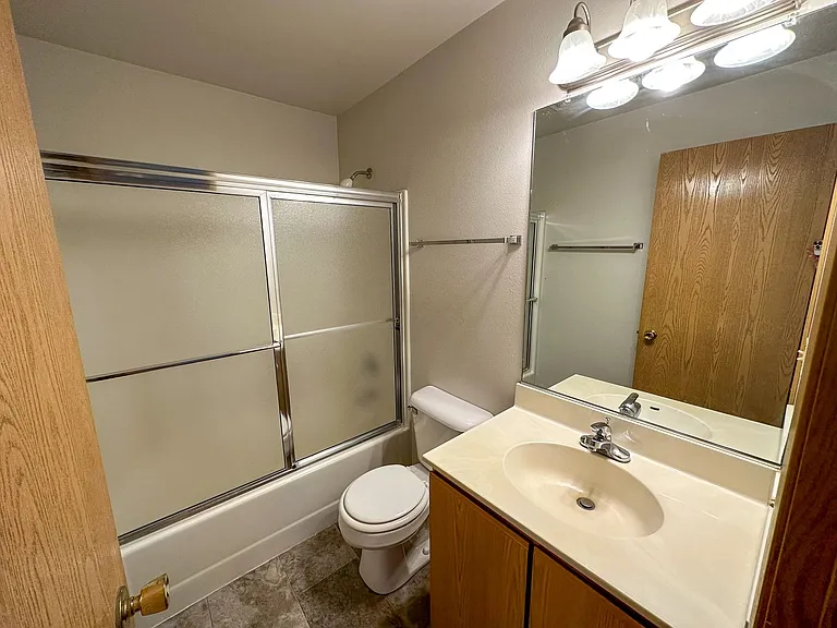221 Sheldon Ave — Photo 15