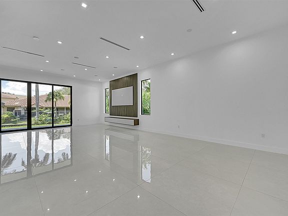 3rd image of 656 NW 21st Street