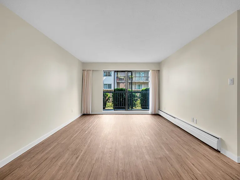 5130 Irving St — Photo 19