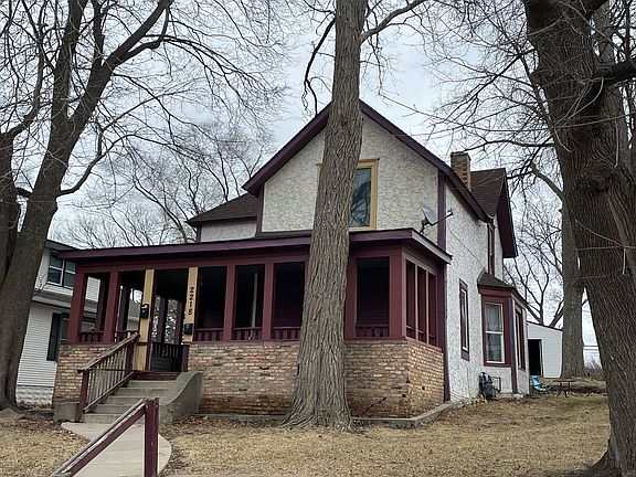 2nd image of 2218 Irving Ave N