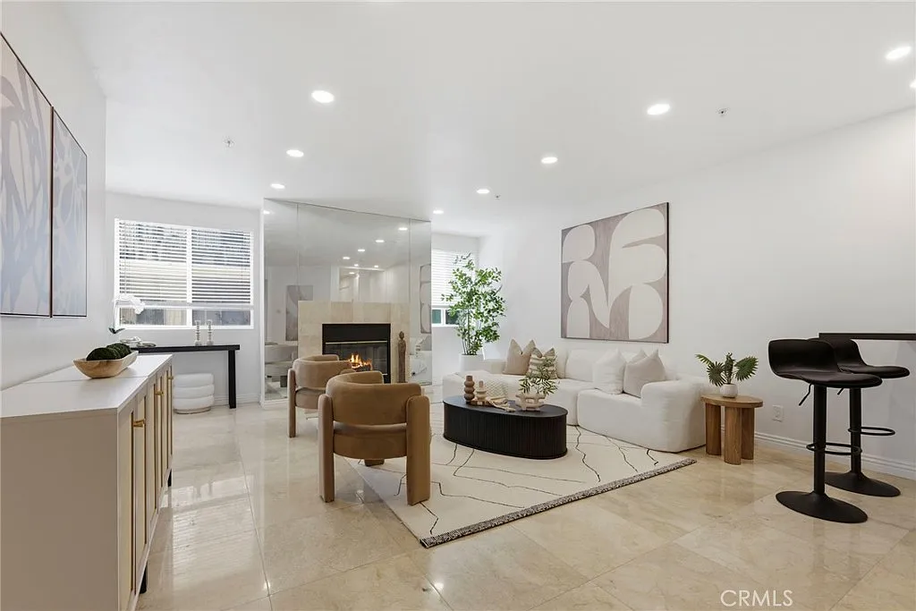 120 S Crescent Dr — Photo 3