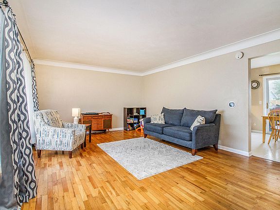 4th image of 2522 Beethoven Ave