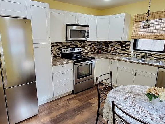 4th image of 65 Castle Acres