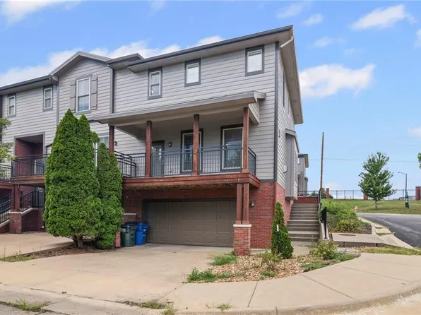 5245 Overland Dr APT D1, Lawrence, KS 66049