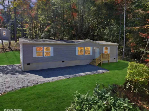 313 Loganberry Ln, Hayesville, NC 28904