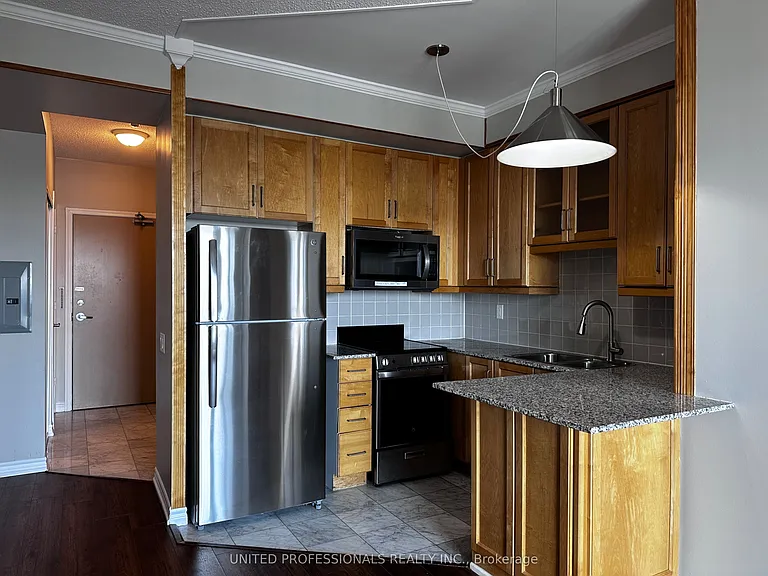 60 Byng Ave #1812 — Photo 6