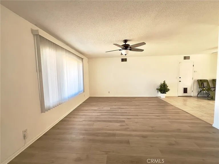 1521 W Westmont Ave — Photo 4