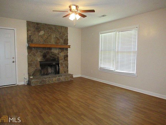 3rd image of 145 Forest Pl