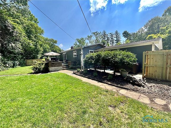 4th image of 50 Meadow Ln
