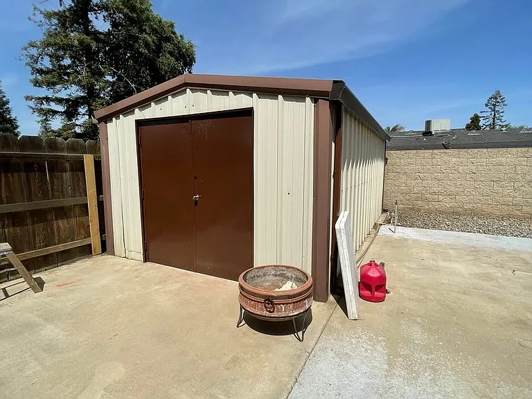 708 S Peggy St — Photo 21