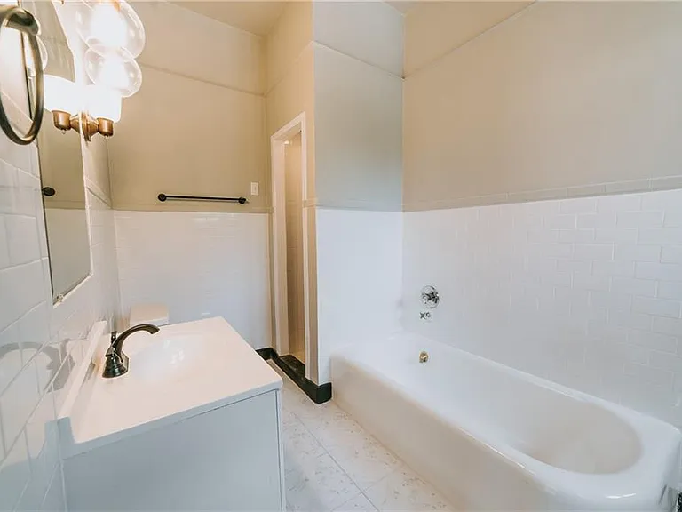 207 Michigan Ave #3 — Photo 15
