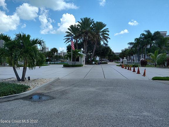 3rd image of 603 Shorewood Dr #503