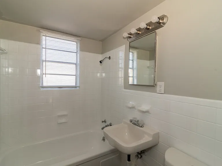 6602 Lancaster Rd — Photo 9
