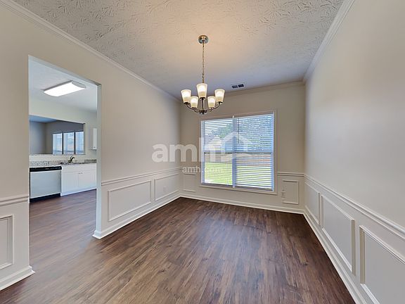 5th image of 2230 Laurelton Ln