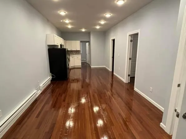 36 E 16th St Floor 2, Bayonne, NJ 07002