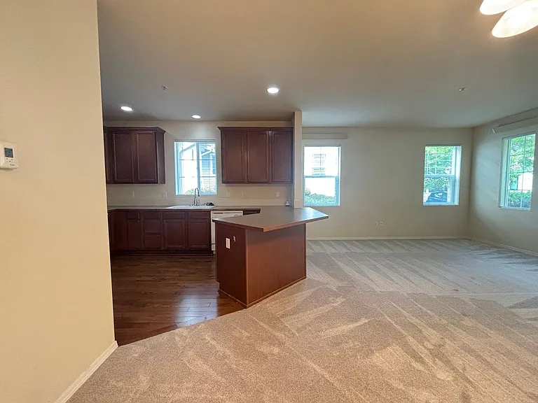 1653 Burnside Pl #B — Photo 4