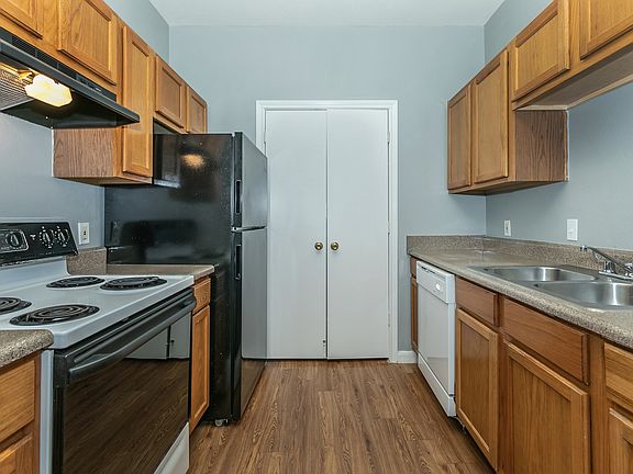 Modern Kitchen at Portside Villas in Ingleside, TX - Luxury Living
