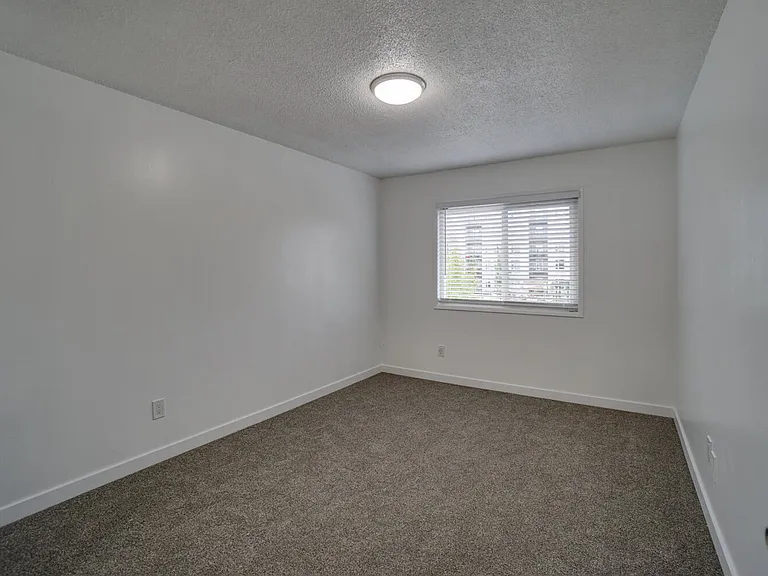 4875 SW Lombard Ave — Photo 51