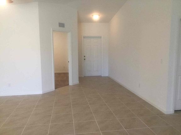 4th image of 512 SW Lawler Ave