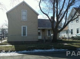 558 E Pine St, Canton, IL 61520
