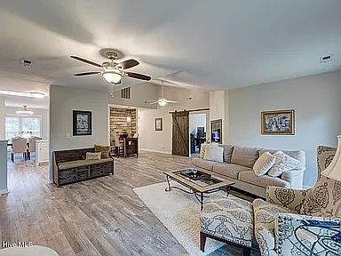 4th image of 124 Holly Tree Ln