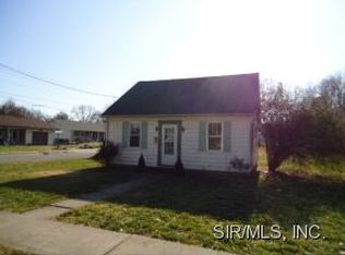 890 S 3rd St, Breese, IL 62230