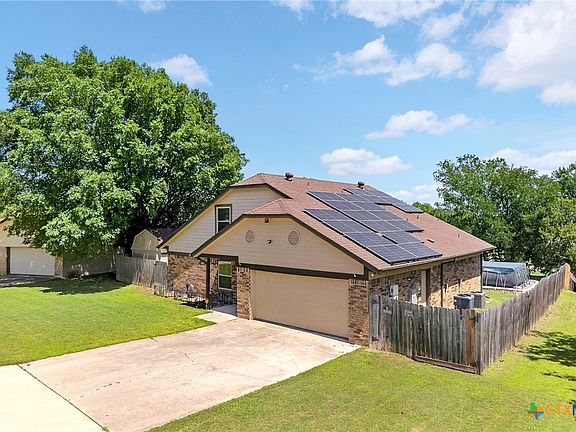 2nd image of 3010 Oakwood Dr