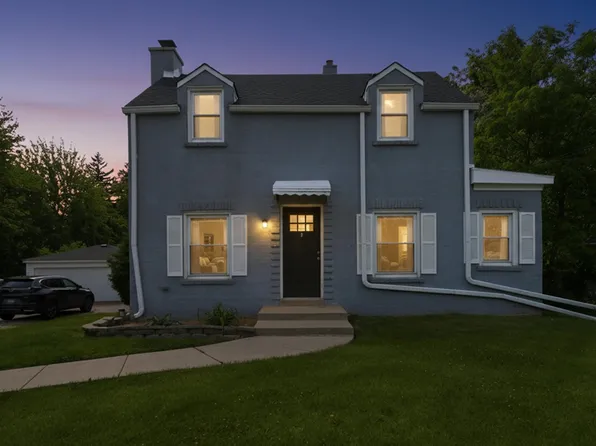 306 N Elmhurst Rd, Prospect Heights, IL 60070