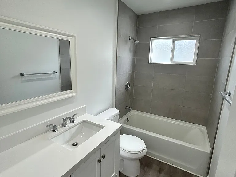 4800 August St #11 — Photo 9