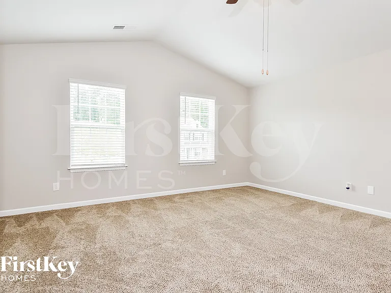 342 Royce Dr — Photo 12